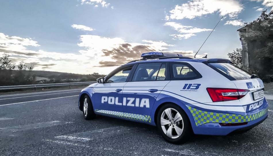 Ruba auto a Pontecagnano, fermato dalla Polstrada