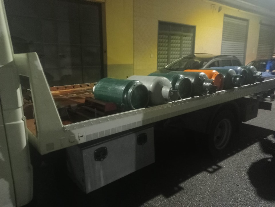 Battipaglia, bombole gpl e cibi scaduti in una macelleria: nei guai il titolare
