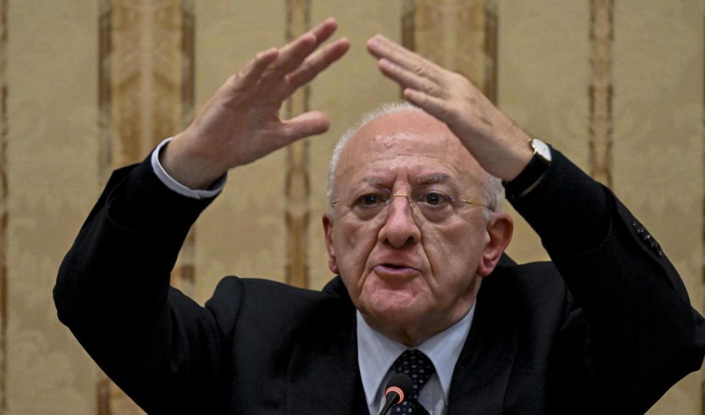 Regionali e veleni, De Luca detta le condizioni al Pd col suo 15%