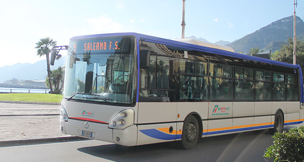 Salerno, pullman in garage a Natale e Capodanno