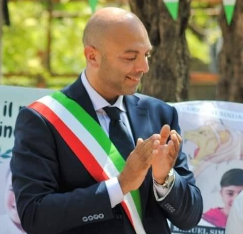 Furti in casa, il sindaco di Olevano rincorre i ladri