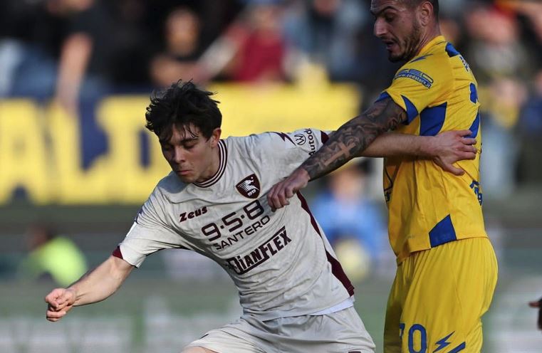 Frosinone-Salernitana 2-0, la sfida salvezza va ai ciociari