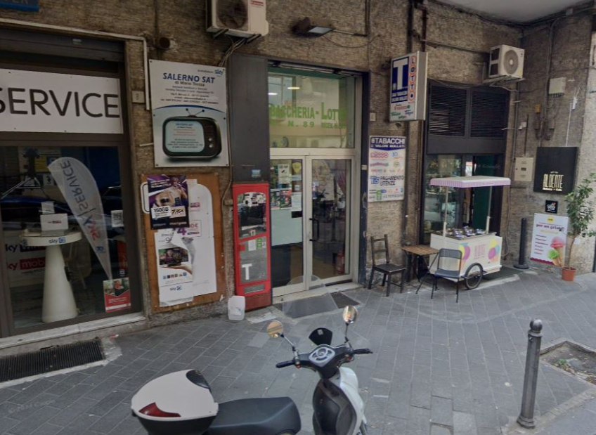 Salerno, la “banda del flex” torna a colpire in centro