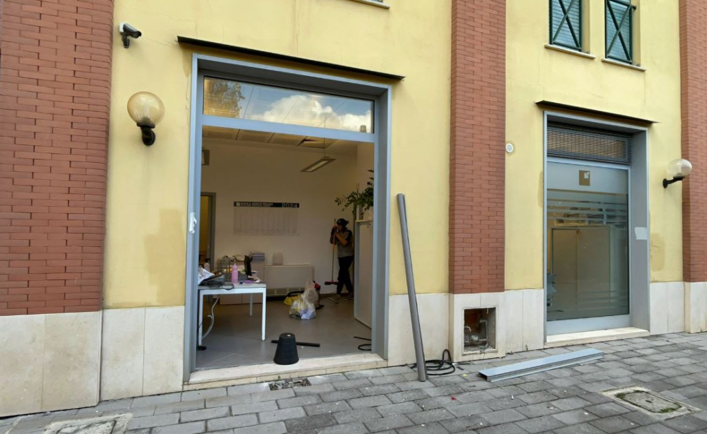 Baronissi, assalto alla Bcc: ladri in fuga senza bottino