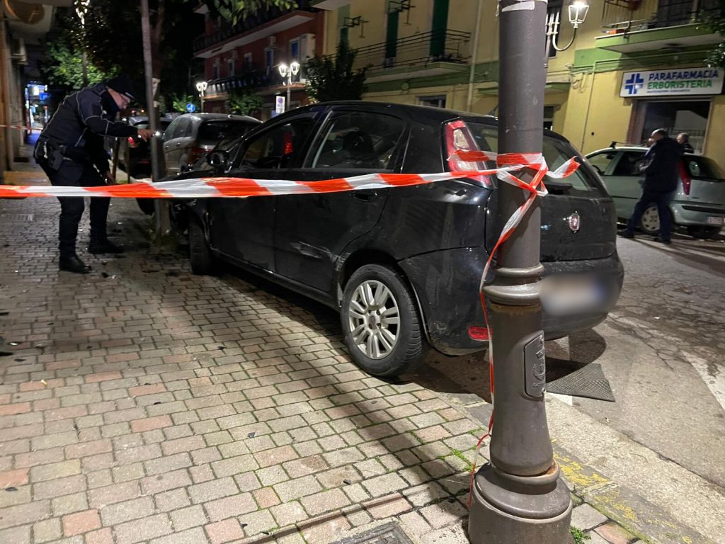 Battipaglia, fuga di 15 minuti: follia in pieno centro