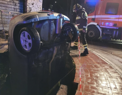 Casal Velino, si schianta con l’auto contro una ringhiera: 34enne perde la vita