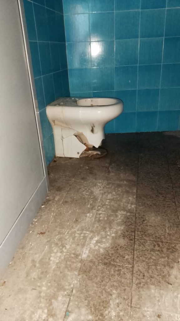 Parco urbano ostaggio dei vandali a Cava de’ Tirreni