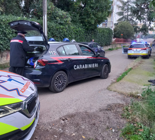 Battipaglia, ex brigadiere si spara nella sua vettura