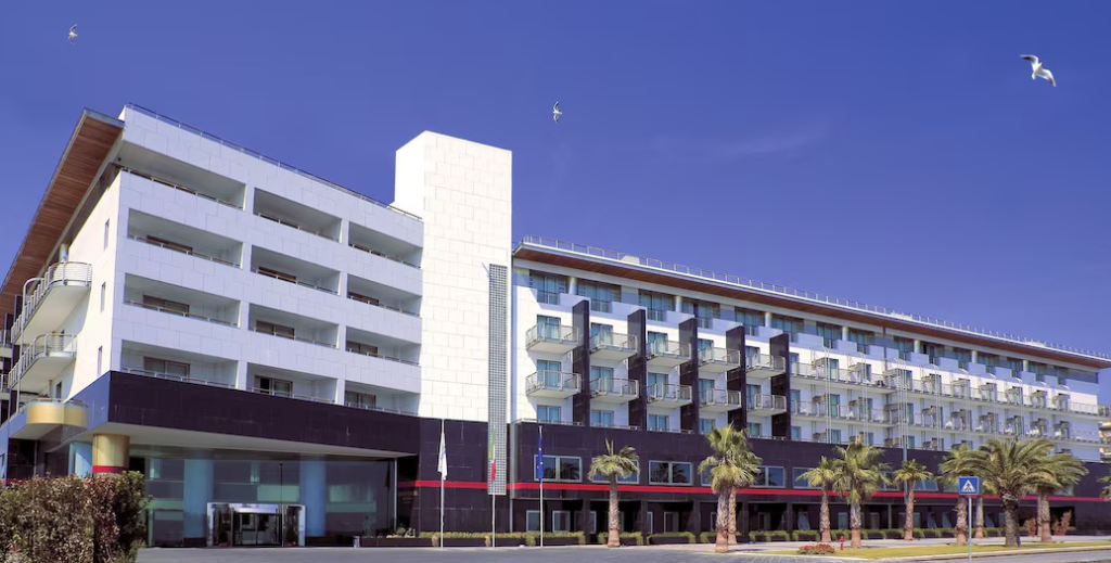 Salerno, contenzioso milionario per il Grand Hotel