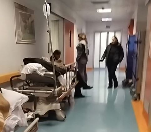 Il video choc dal “Ruggi” di Salerno: «Il Pronto soccorso esplode»