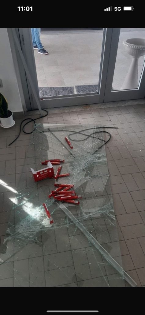 Eboli, nuova visita dei ladri al bar di via Sturzo
