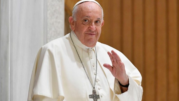 Papa Francesco, la forza di uscire da una Chiesa “sigillata”