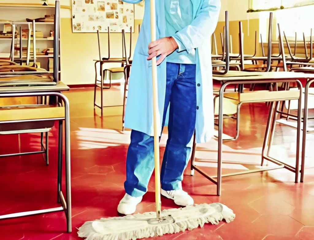 Falso diploma, condanna per il bidello di Pagani