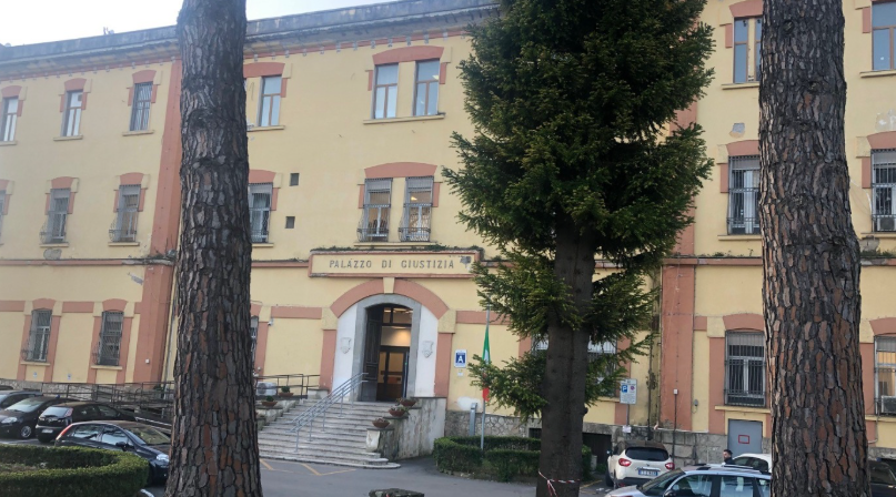 Estorsioni nel nome del clan, stangata per quelli di Zi Maist