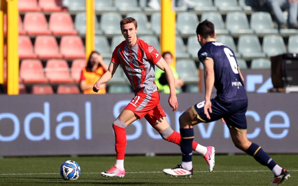Cremonese e Frosinone vincono, frena la Juve Stabia