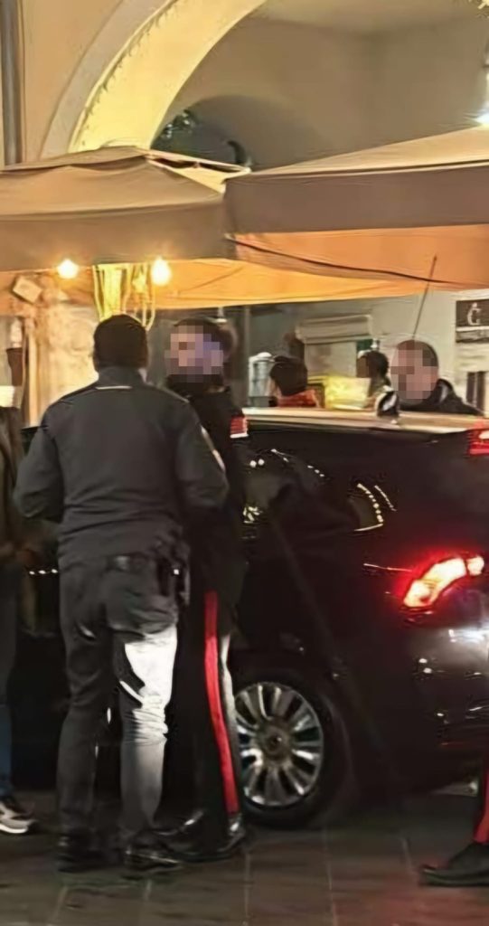 Molesta ragazze nella movida, nei guai a Cava de’ Tirreni