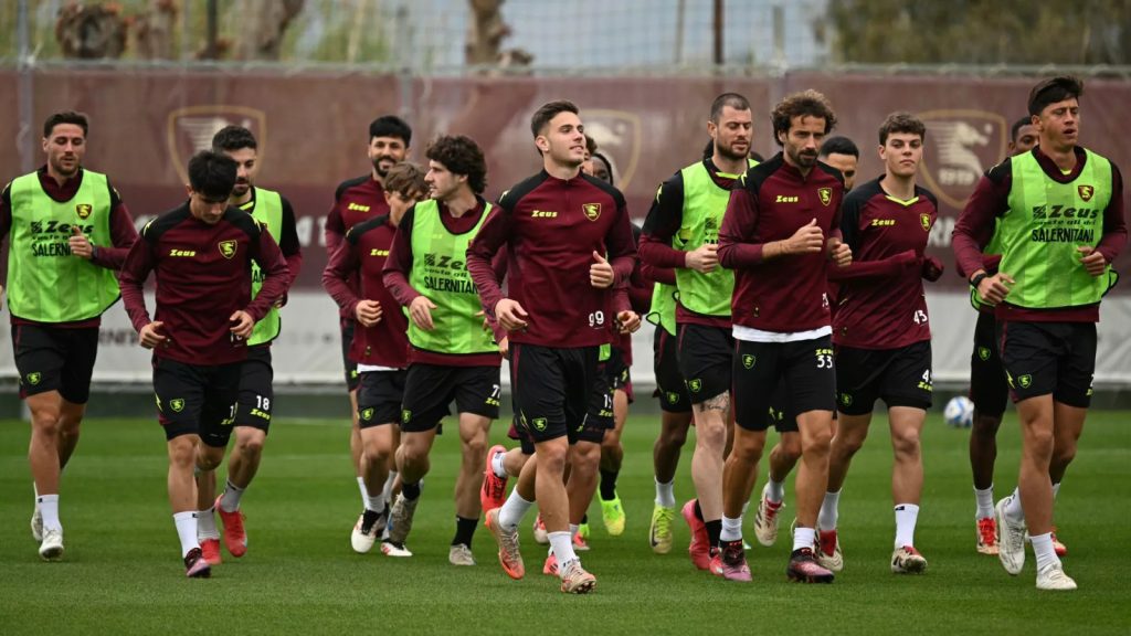Salernitana, prove senza tifosi