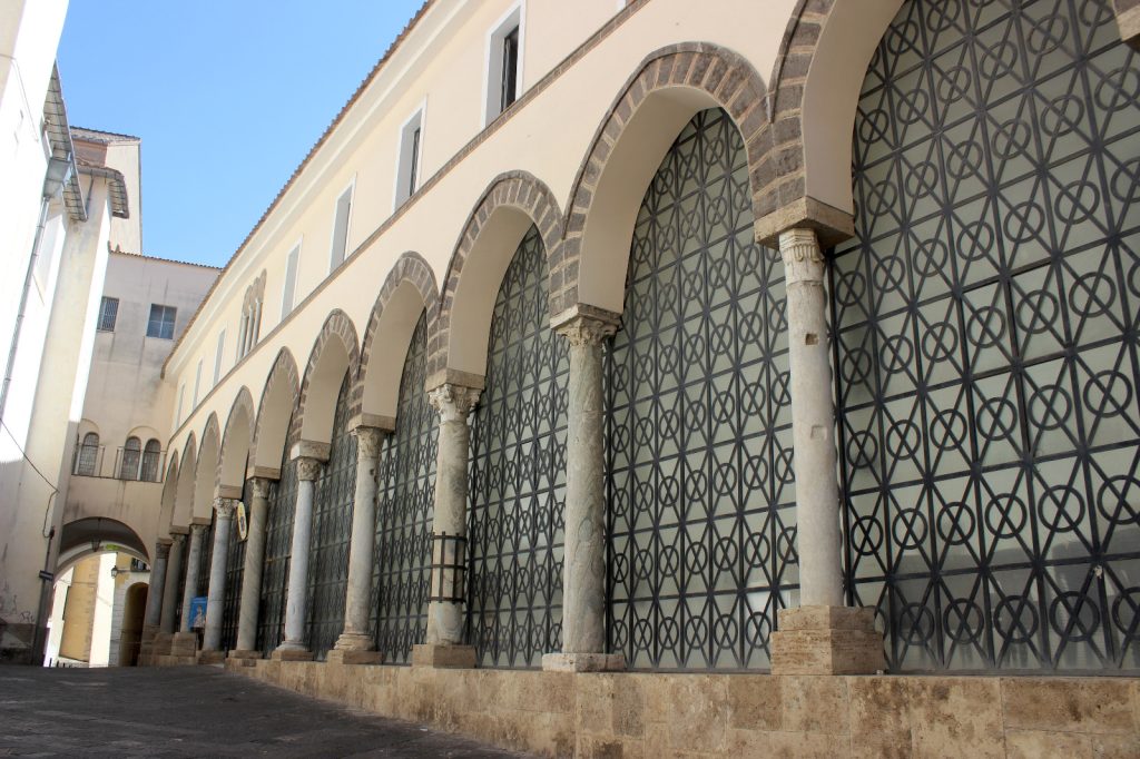 Salerno, “Il Gregge” divide sia i preti che i fedeli