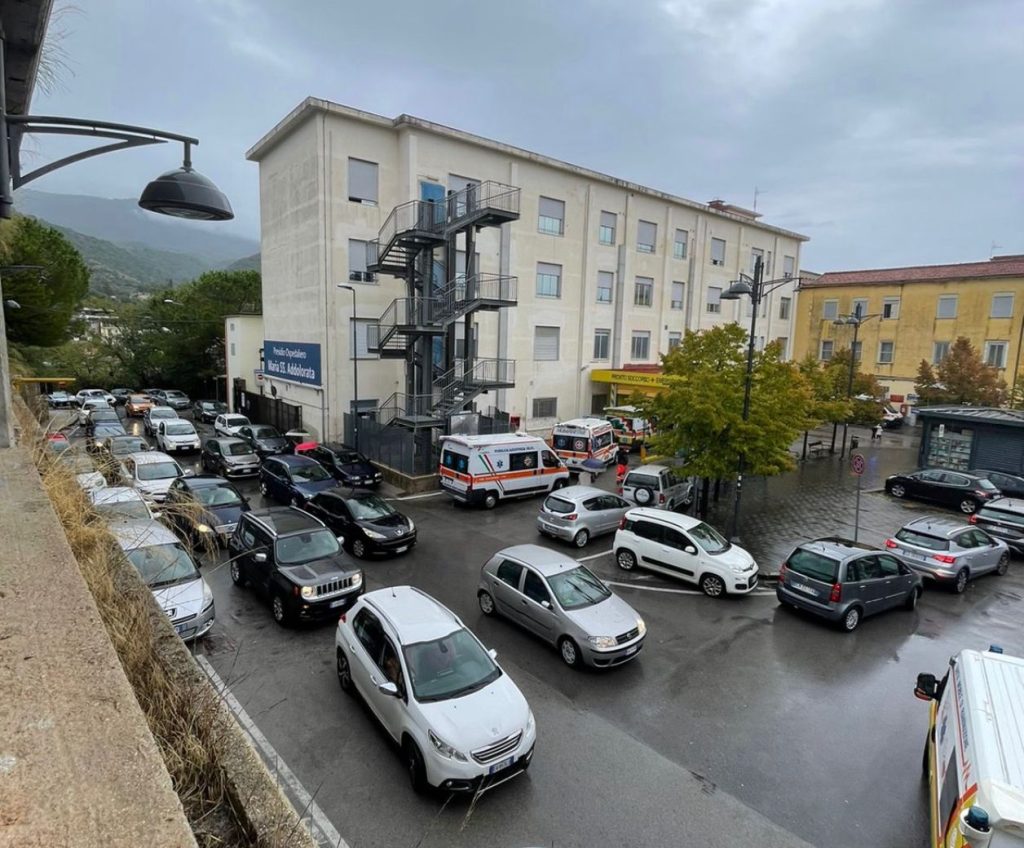 Eboli, sacche di sangue sbagliate: mistero fitto