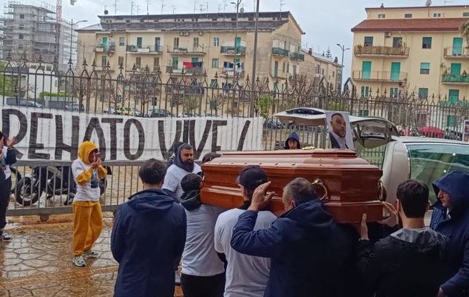 Salerno, a Mariconda l’addio a Renato Castagno