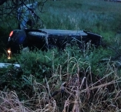 Battipaglia, auto esce di strada: muore una donna