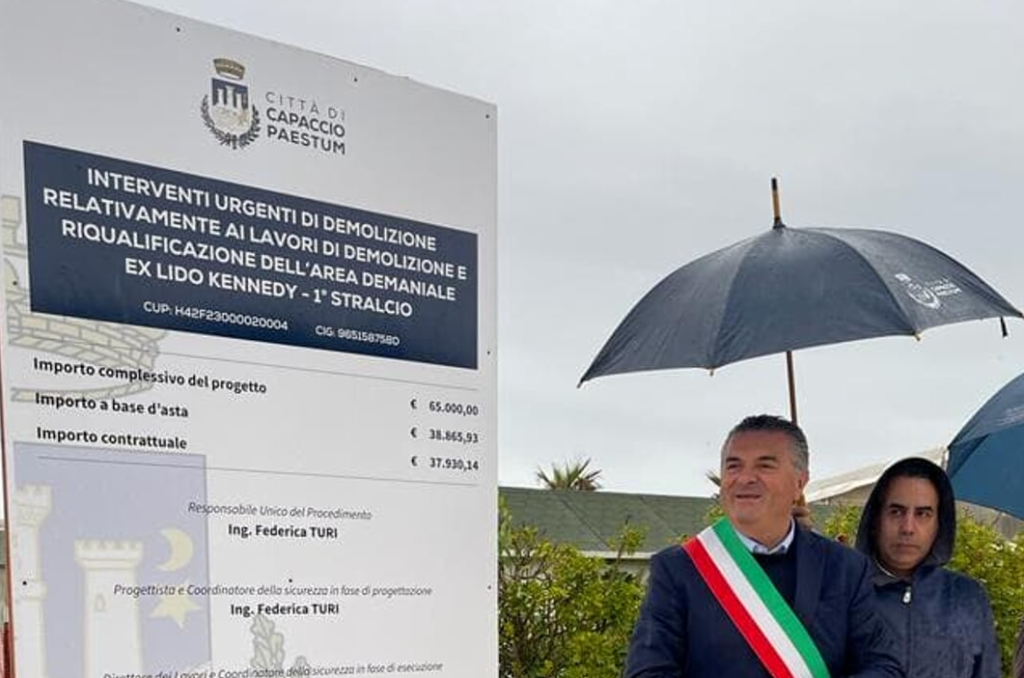Spunta il summit di Squecco al Comune di Capaccio per il lido
