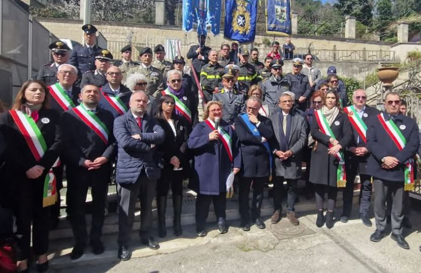 Il grido da Castel San Giorgio: «Noi siamo più forti di ogni attentato»
