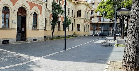 Eboli, il centro in ostaggio degli scippatori