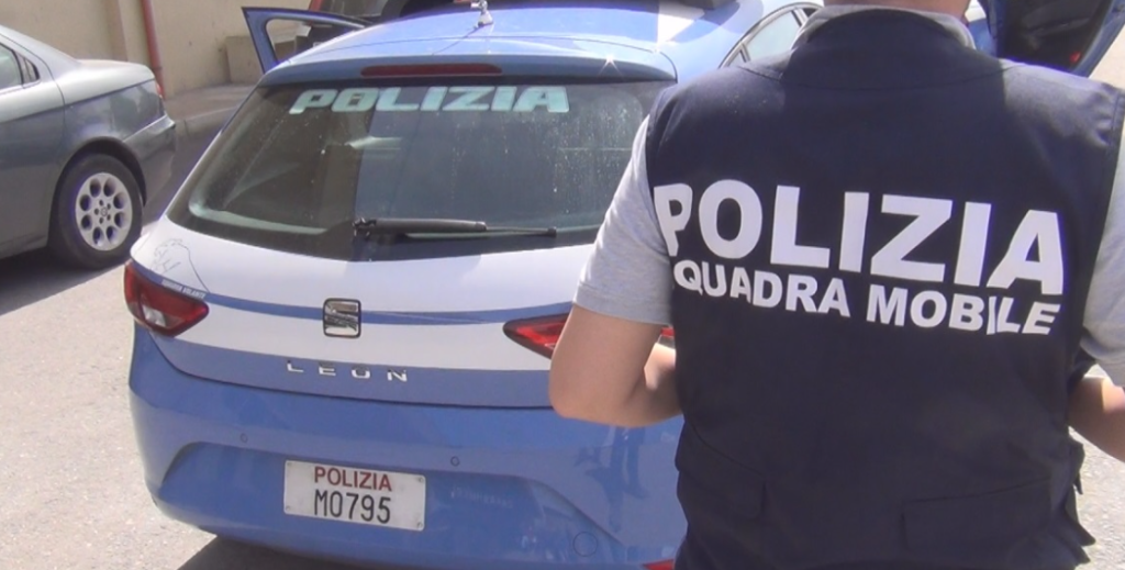 Sarno, pistola rubata nascosta in azienda: arrestato 33enne