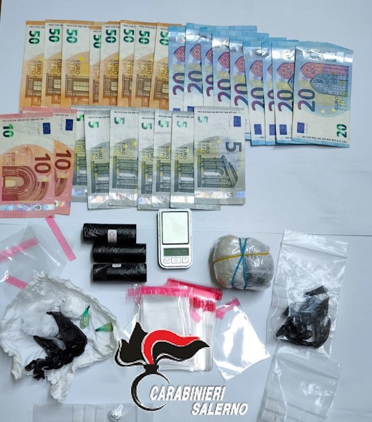 Montecorvino Rovella: nascondeva cocaina, eroina e hashish in casa