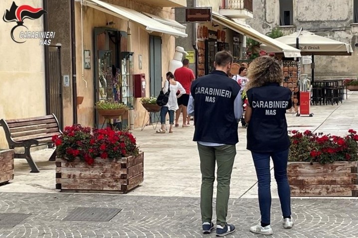 Nas Salerno scopre gravi irregolarità nelle strutture per gite scolastiche