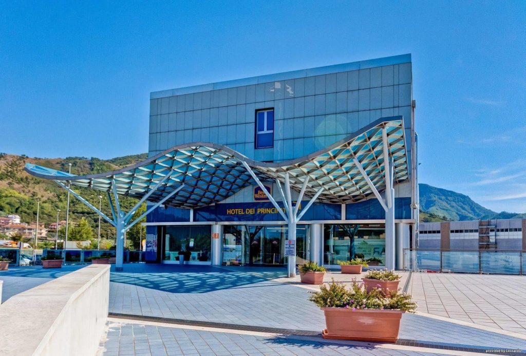 Baronissi, la testimonianza: «Undici mesi a sbafo nel nostro hotel»