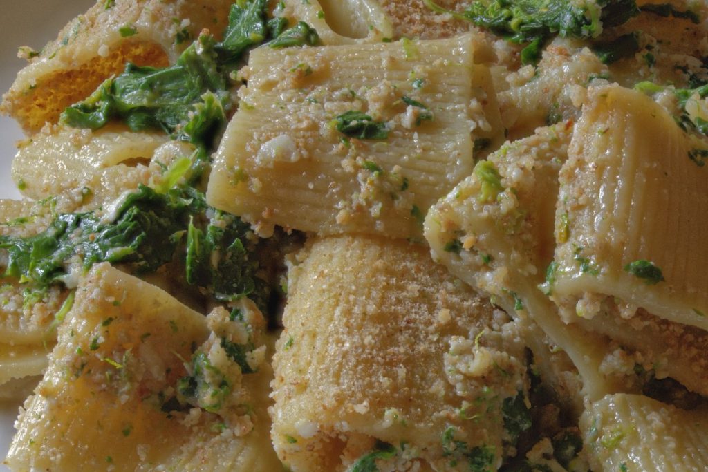 Paccheri ripieni di salsiccia e friarielli