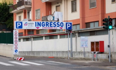 Cava de’ Tirreni, forzano barra del parking per non pagare
