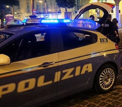 Salerno, rissa fra giovanissimi in via Clark: spunta un coltello