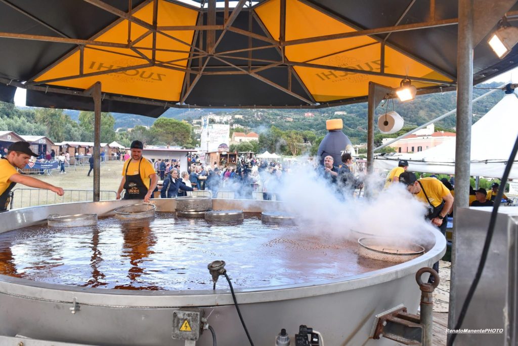 Castellabate celebra il mare: parte la 14ª edizione della “Festa del Pescato di Paranza”