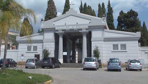 Battipaglia, corruzione al cimitero: danno d’immagine