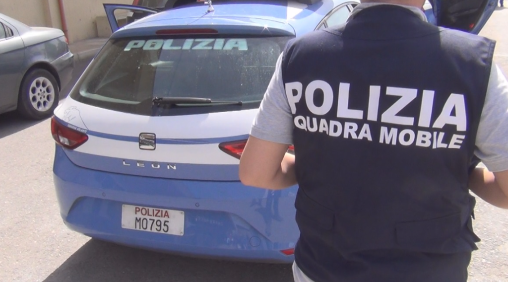Salerno, non c’è festa per i furti: colpi in casa e market