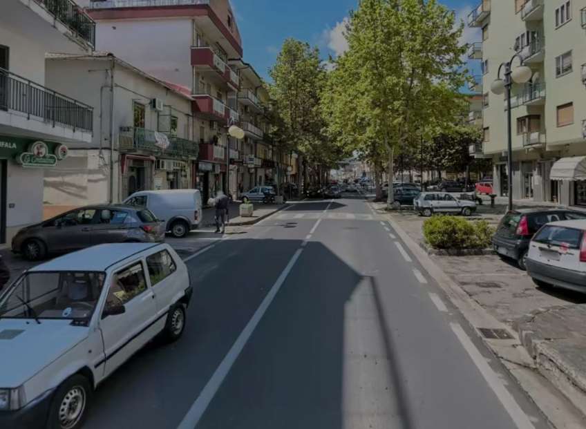 Campagna, fruttivendolo aggredito e accoltellato