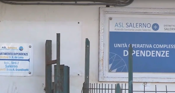 Salerno, aggressione al Serd: sospesa la distribuzione dei farmaci