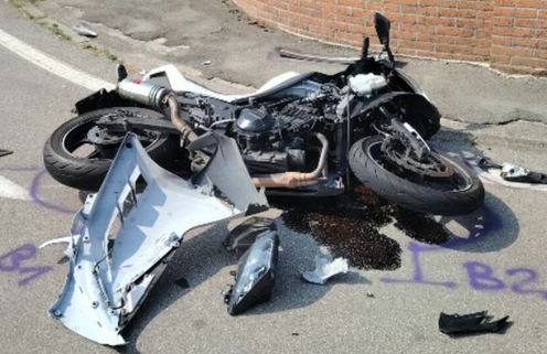 Battipaglia, schianto in Ninja: muore a 20 anni
