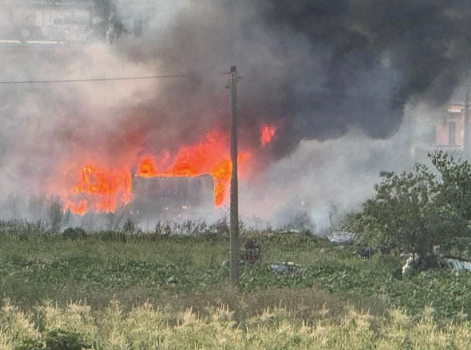 Scafati, ritorna l’emergenza dei rifiuti in fiamme