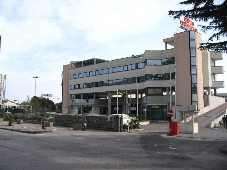 Salerno, i “predoni” tornano in azione: colpo alla Galleria