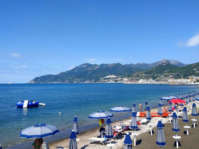 Salerno, diktat ai lidi: «Accesso libero lungo le spiagge»