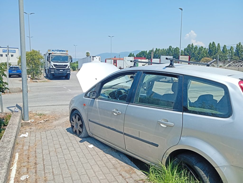 Tragedia ad Angri, un morto e due feriti in un incidente stradale