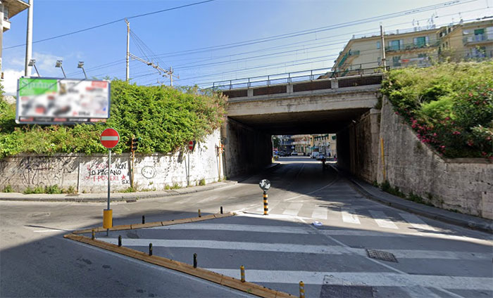Caos sottopasso a Salerno, “stracciate” le multe