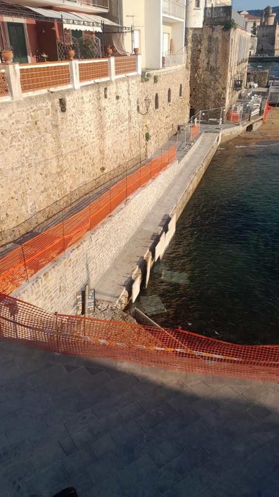 Castellabate, la spiaggia più bella è un cantiere infinito