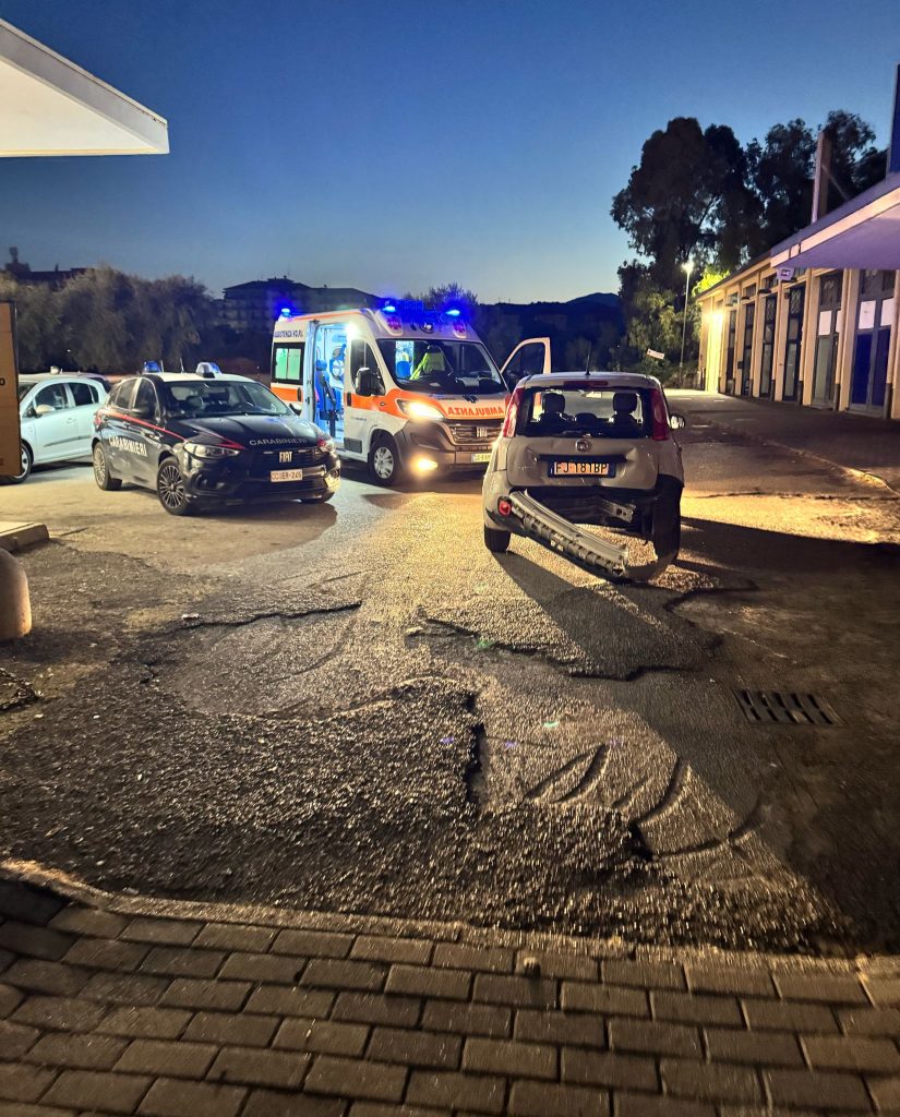 Pontecagnano, furto nella notte: rubata un’auto e usata come ariete contro un bar