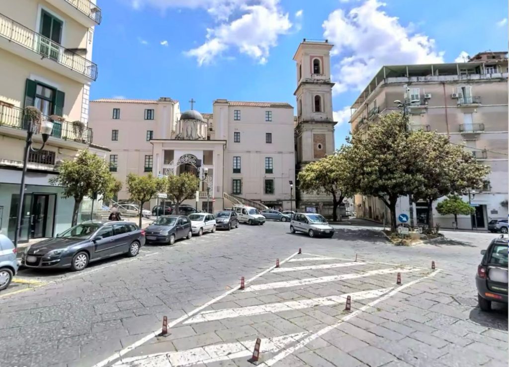 Eboli, trasferito all’ospedale di Nocera il giovane ferito alla testa con una bottiglia