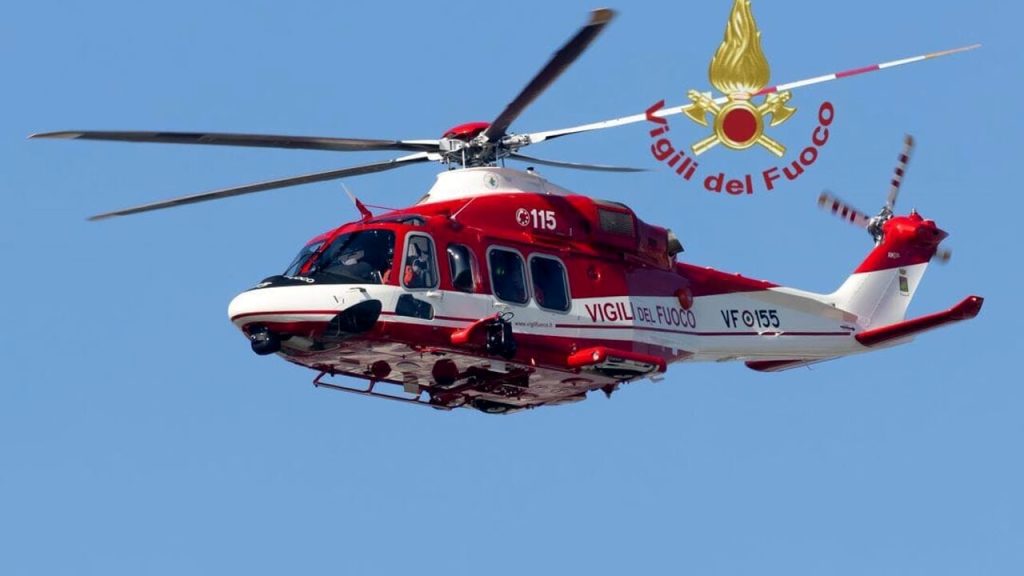 Notte di fuoco a Pisciotta: abitazioni minacciate